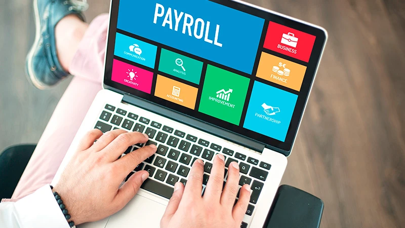บริษัทที่ใช้ระบบจ่ายเงินเดือน Payroll แล้วดีกว่าอย่างไร l UOB Payroll